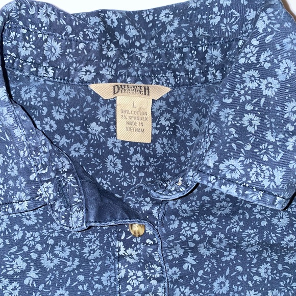 Duluth Trading Company Blue DENIM Floral Print Button Shirt Large EUC B18-16 - Picture 2 of 5
